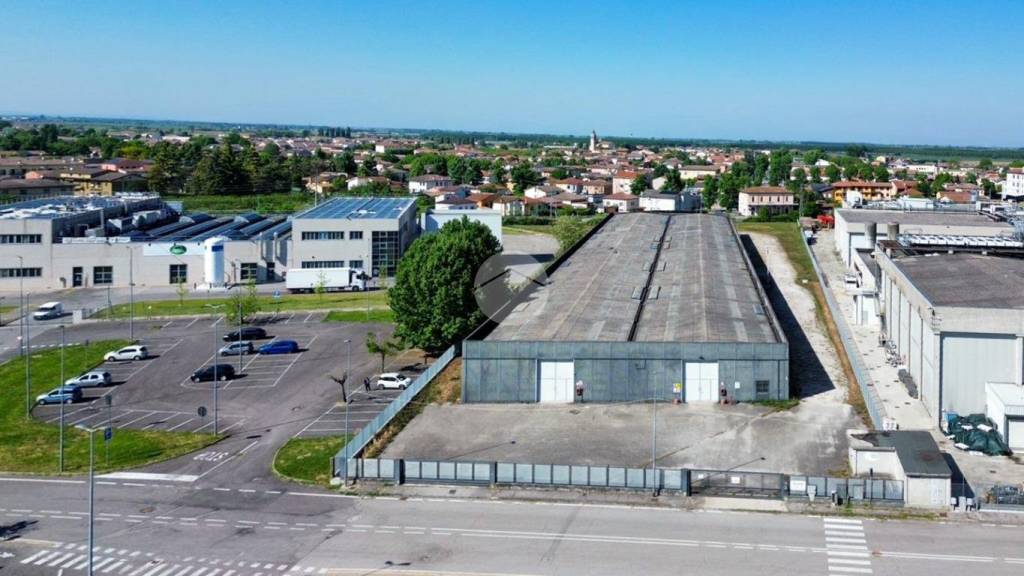 locale commerciale in affitto a Castel d'Ario
