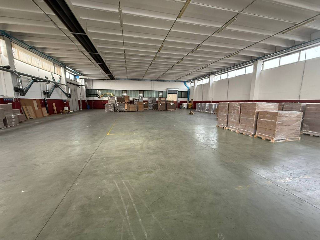 locale commerciale in affitto a Castel Goffredo