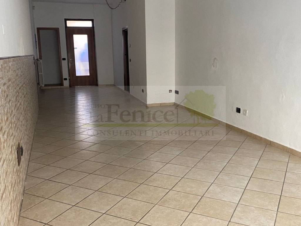 locale commerciale in affitto a Castel Goffredo