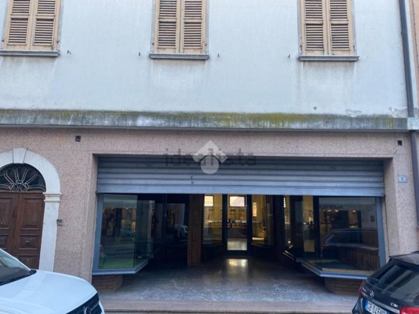 negozio in affitto a Castiglione delle Stiviere