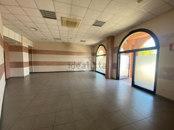 locale commerciale in affitto a Castiglione delle Stiviere