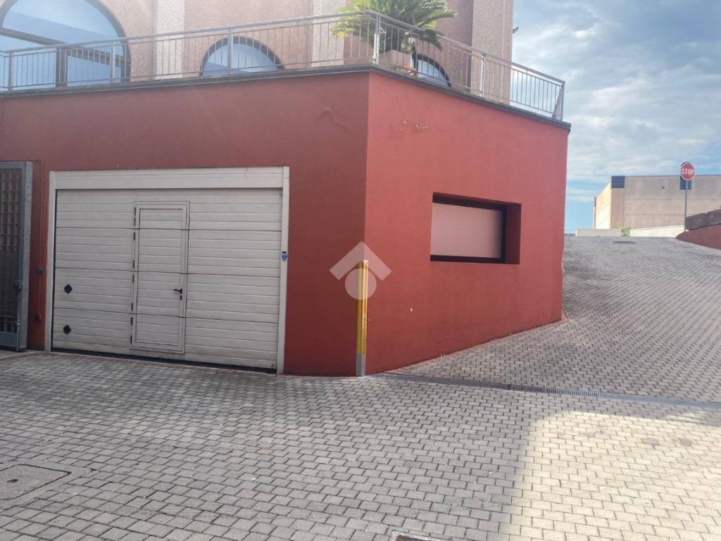 locale commerciale in affitto a Castiglione delle Stiviere