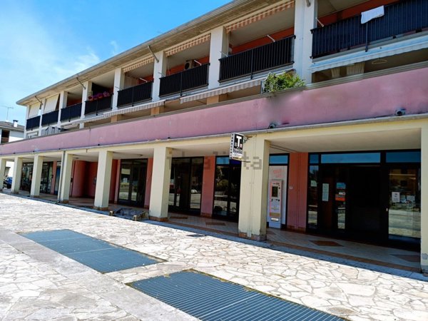 negozio in affitto a Castiglione delle Stiviere