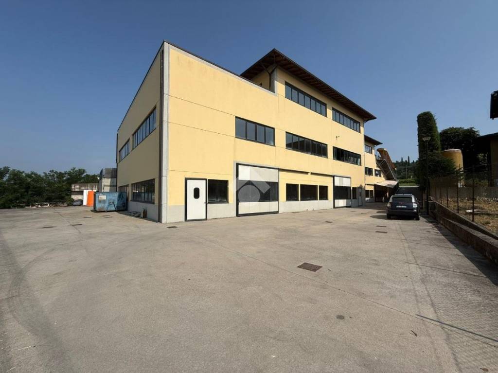 locale commerciale in affitto a Castiglione delle Stiviere