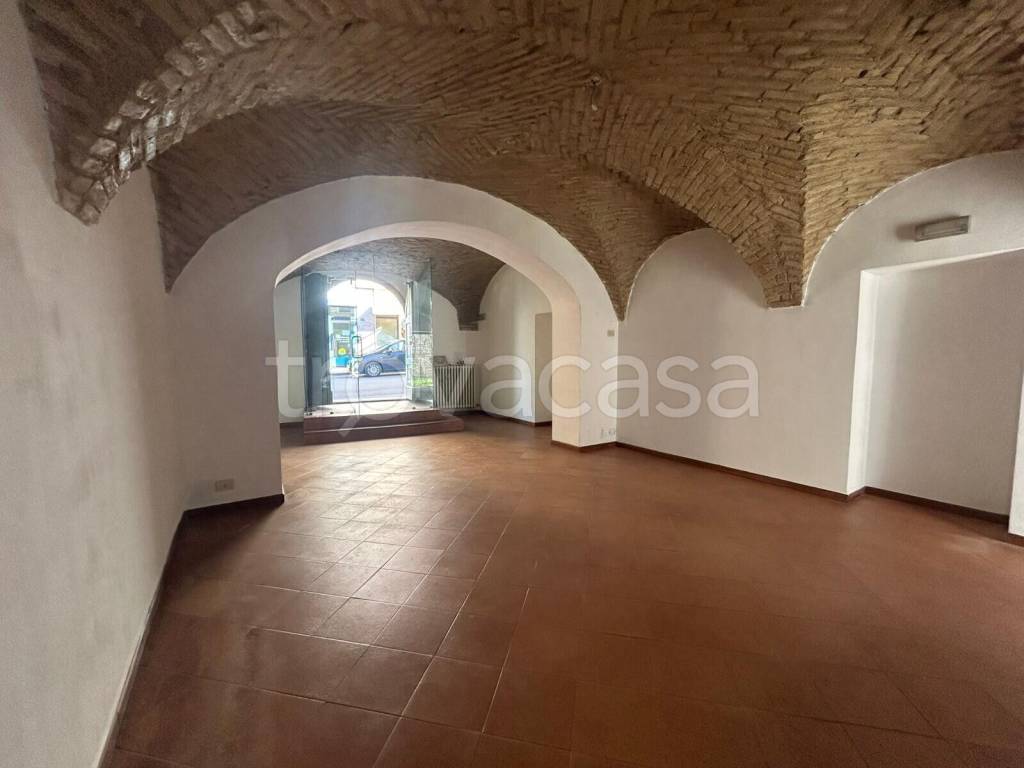 negozio in affitto a Castiglione delle Stiviere