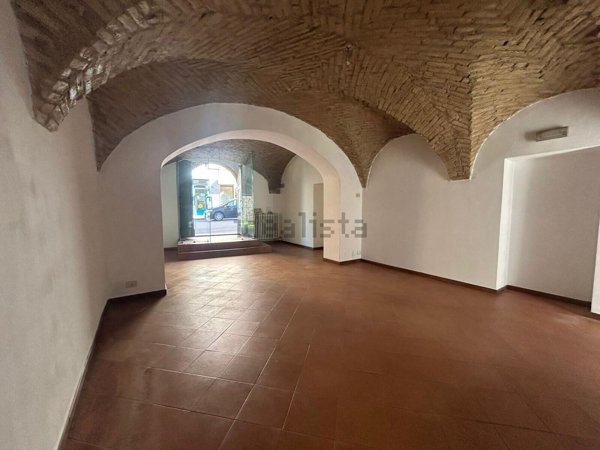 locale commerciale in affitto a Castiglione delle Stiviere