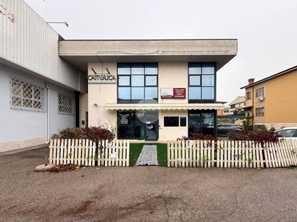 locale commerciale in affitto a Castiglione delle Stiviere