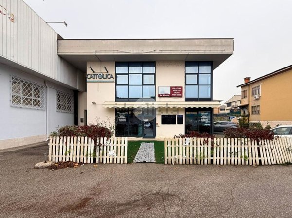 locale commerciale in affitto a Castiglione delle Stiviere