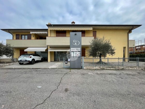 locale commerciale in affitto a Castiglione delle Stiviere