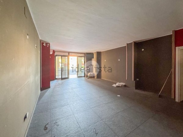 locale commerciale in affitto a Castiglione delle Stiviere