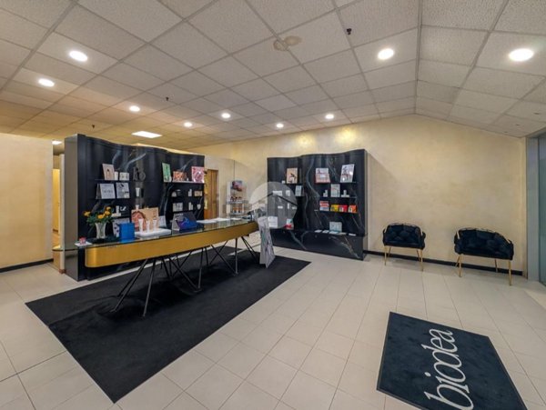 locale commerciale in affitto a Castiglione delle Stiviere