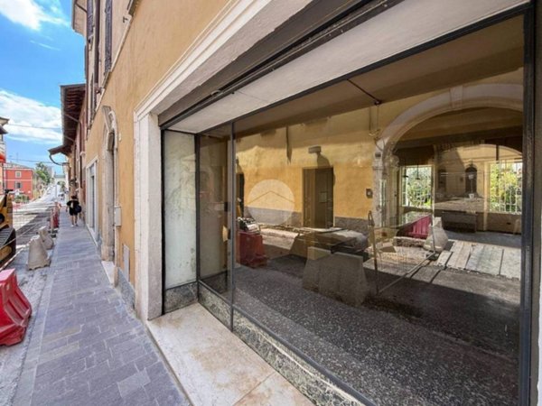 negozio in affitto a Castiglione delle Stiviere