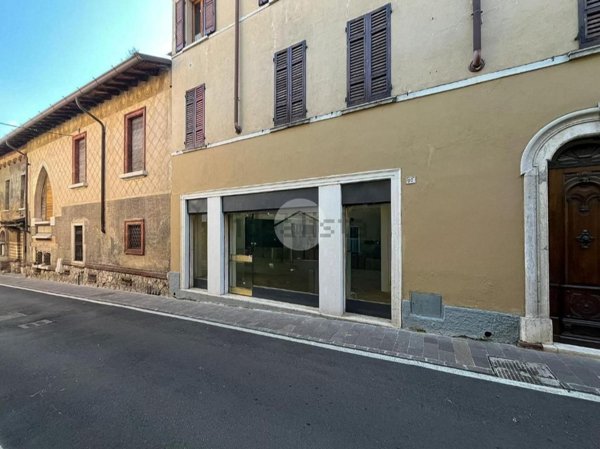 locale commerciale in affitto a Castiglione delle Stiviere