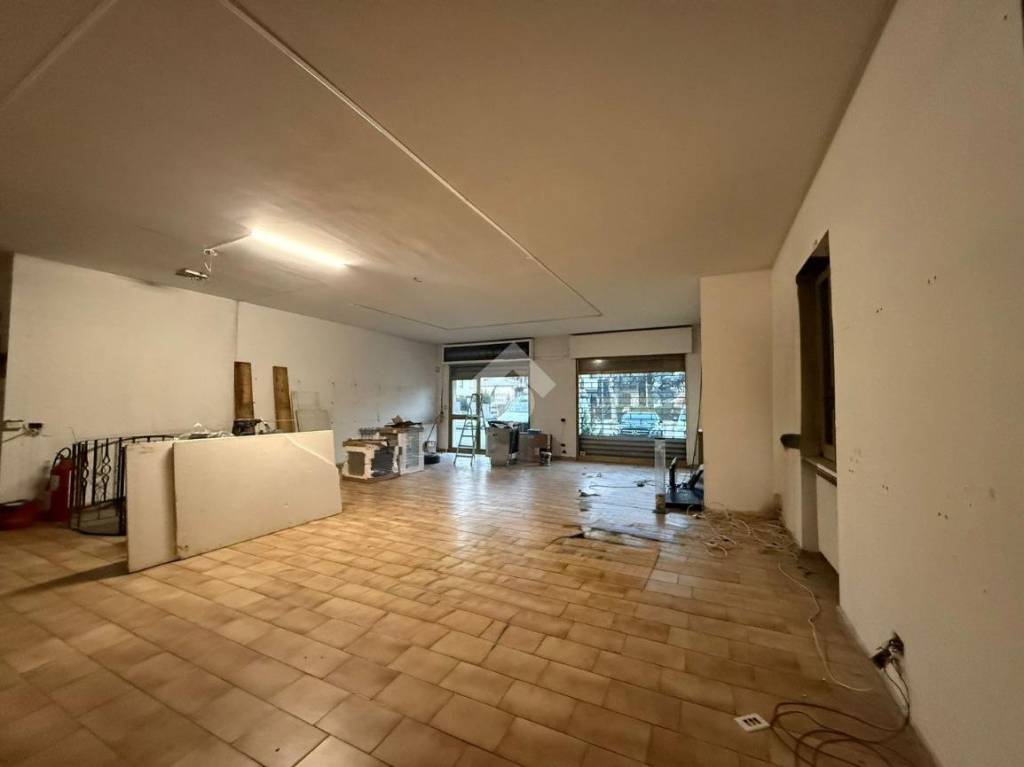 negozio in affitto a Castiglione delle Stiviere