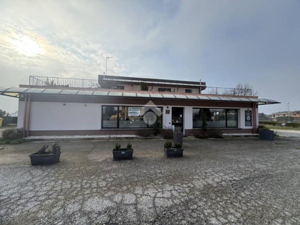 locale commerciale in affitto a Castiglione delle Stiviere