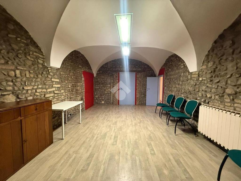 negozio in affitto a Castiglione delle Stiviere