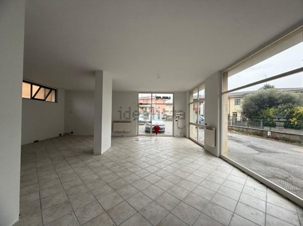 locale commerciale in affitto a Castiglione delle Stiviere