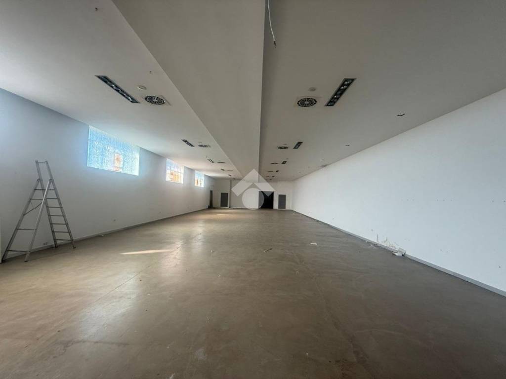 capannone in affitto a Castiglione delle Stiviere