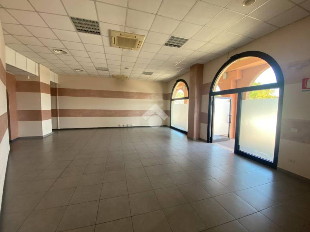 negozio in affitto a Castiglione delle Stiviere
