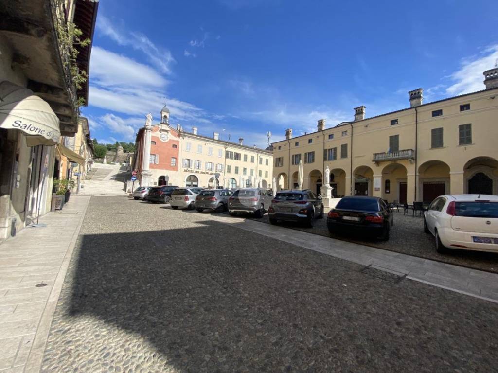 negozio in affitto a Castiglione delle Stiviere