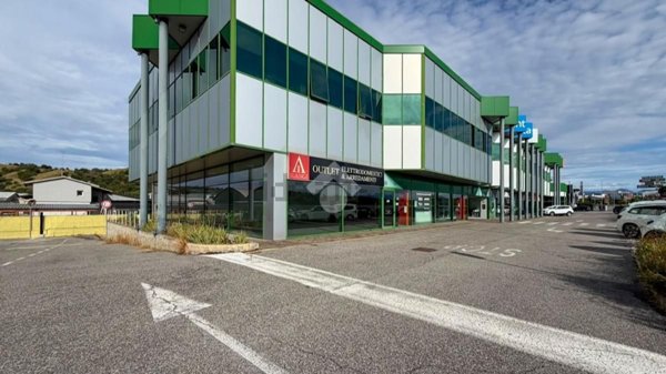negozio in affitto a Castiglione delle Stiviere in zona Grole