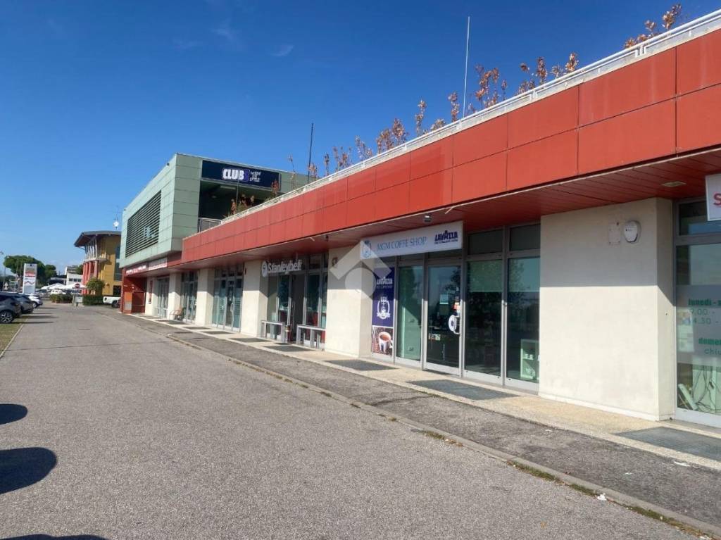 negozio in affitto a Castiglione delle Stiviere