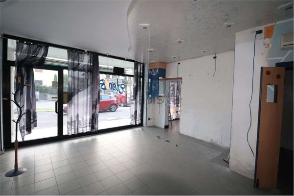 locale commerciale in affitto a Curtatone