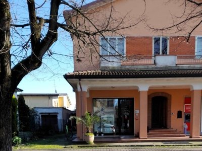 negozio in affitto a Curtatone