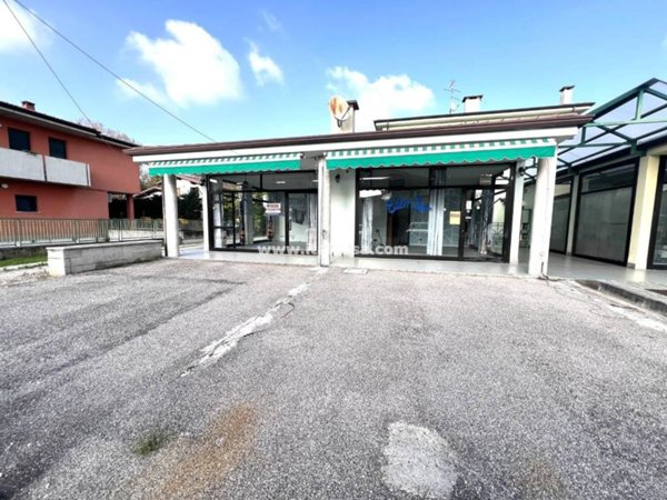 negozio in affitto a Curtatone