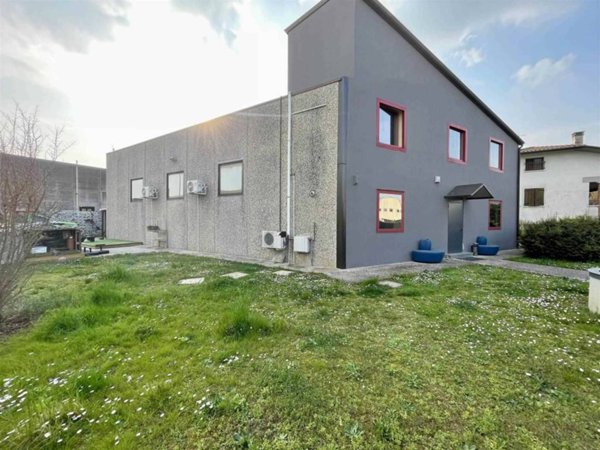 locale commerciale in affitto a Curtatone
