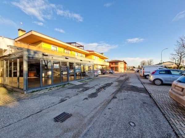 locale commerciale in affitto a Guidizzolo