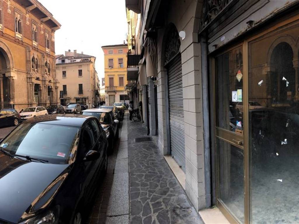 negozio in affitto a Mantova in zona Centro Storico