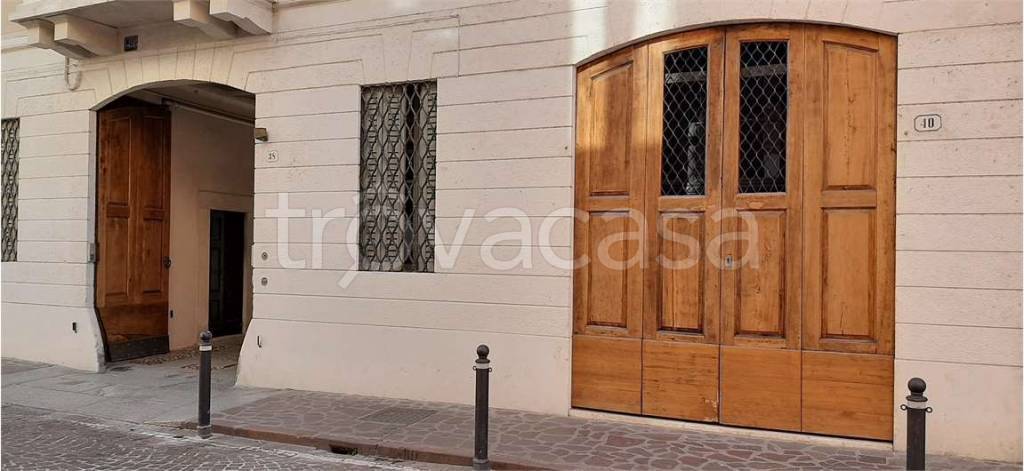 negozio in affitto a Mantova in zona Centro Storico