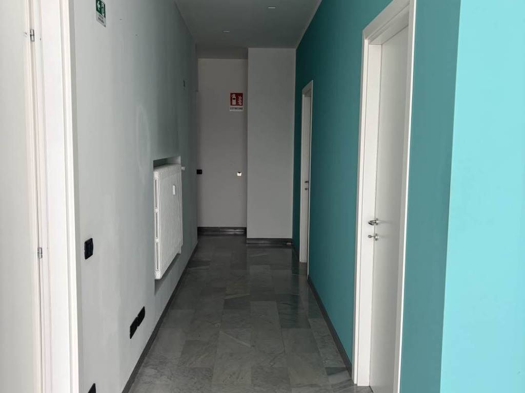 negozio in affitto a Mantova