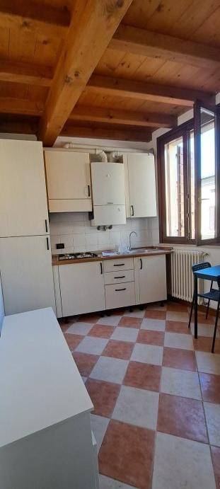 appartamento in affitto a Mantova in zona Centro Storico