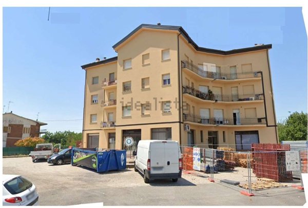 negozio in affitto a Mantova