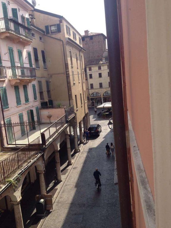 negozio in affitto a Mantova in zona Centro Storico