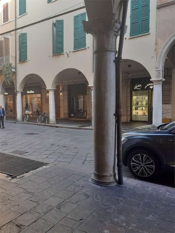negozio in affitto a Mantova in zona Centro Storico