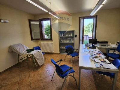 ufficio in affitto a Mantova in zona Castelnuovo