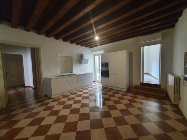 appartamento in affitto a Mantova in zona Centro Storico