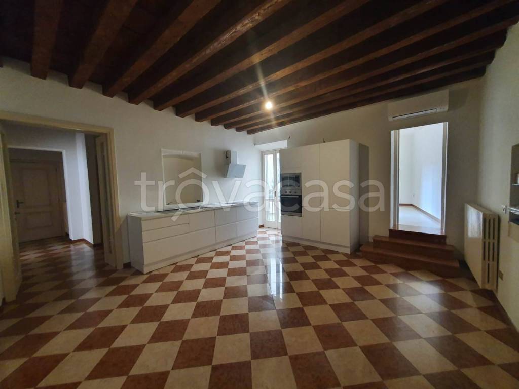 appartamento in affitto a Mantova