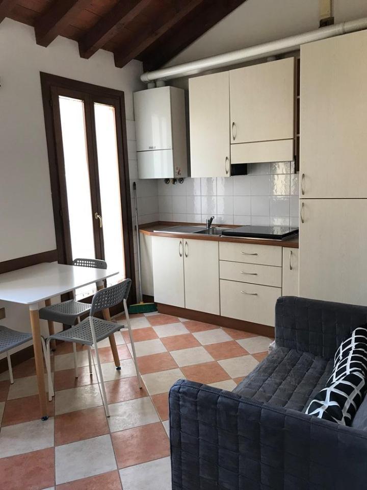 appartamento in affitto a Mantova in zona Corso Vittorio Emanuele II