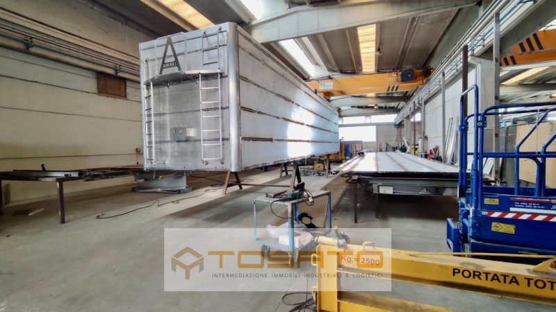 locale commerciale in affitto a Mantova