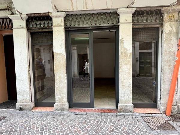 negozio in affitto a Mantova in zona Centro Storico