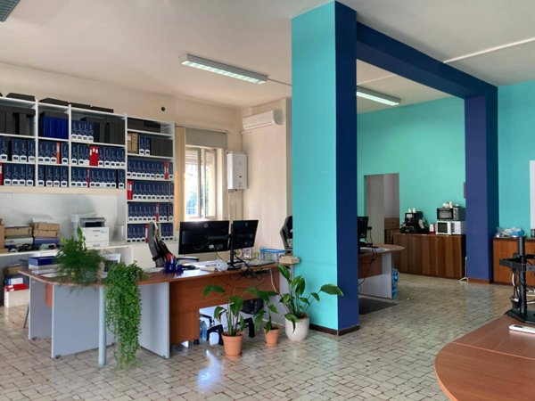 locale commerciale in affitto a Mantova in zona Valletta Valsecchi