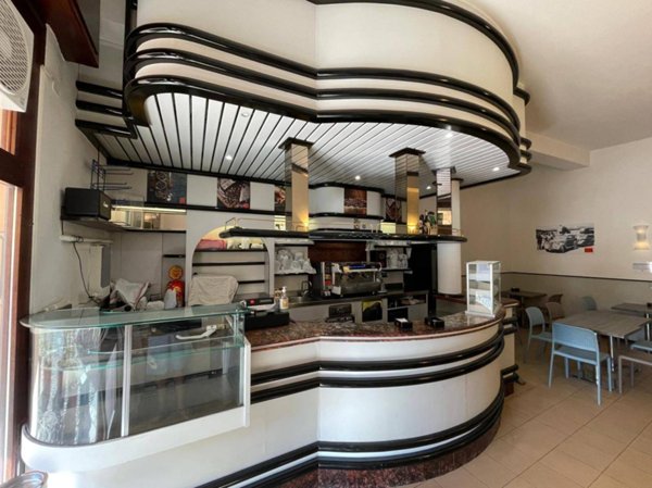 negozio in affitto a Mantova