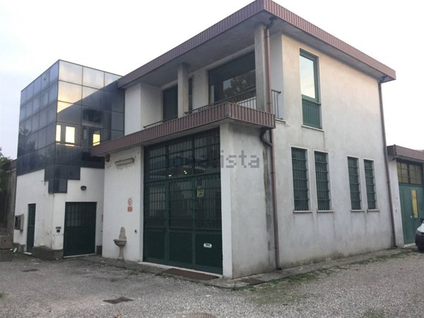 ufficio in affitto a Mantova in zona Lunetta