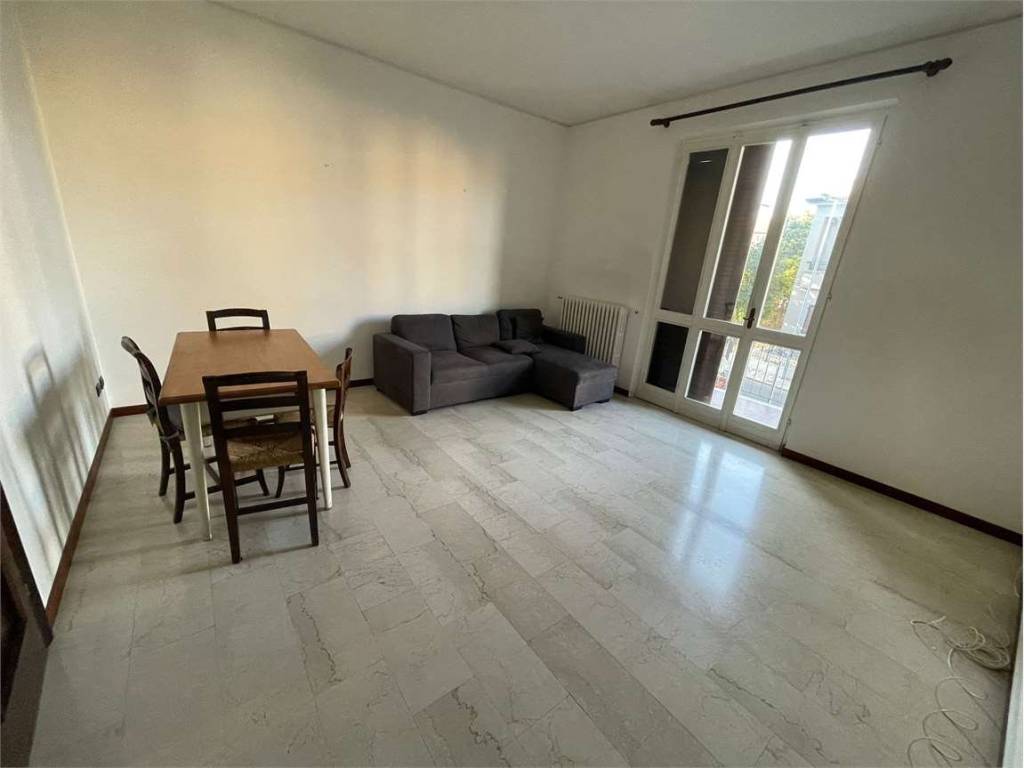 appartamento in affitto a Mantova in zona Tè Brunetti