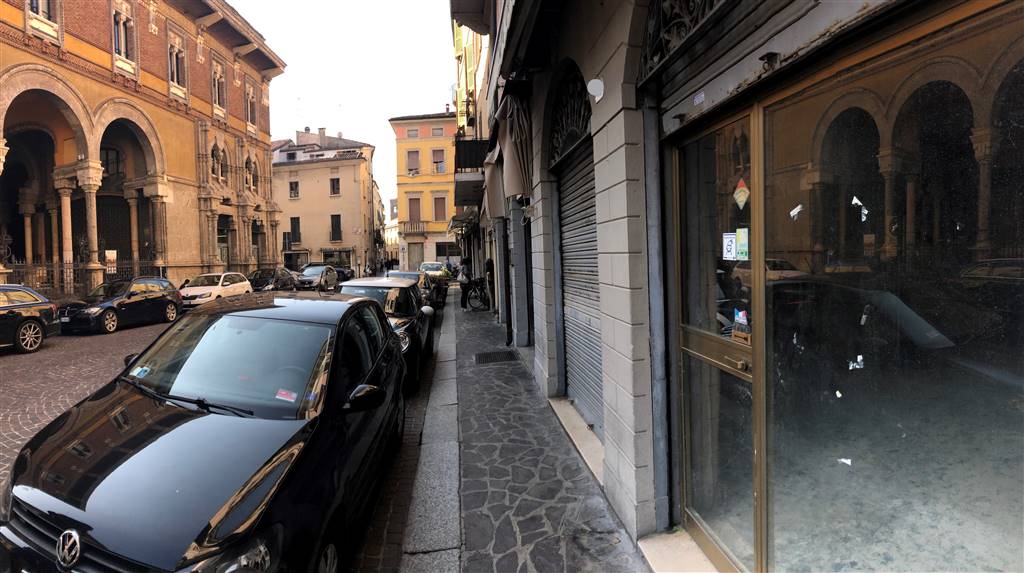 negozio in affitto a Mantova in zona Centro Storico