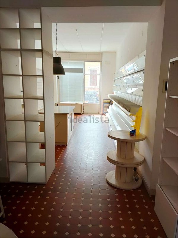 negozio in affitto a Mantova